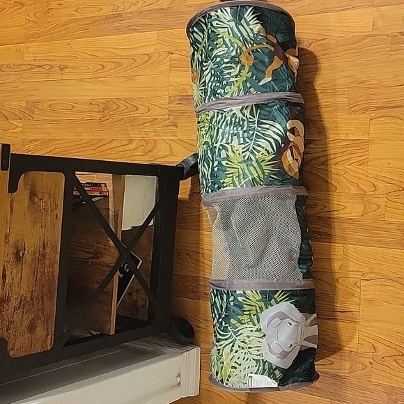 Cat stuff - Picture 2 of 3